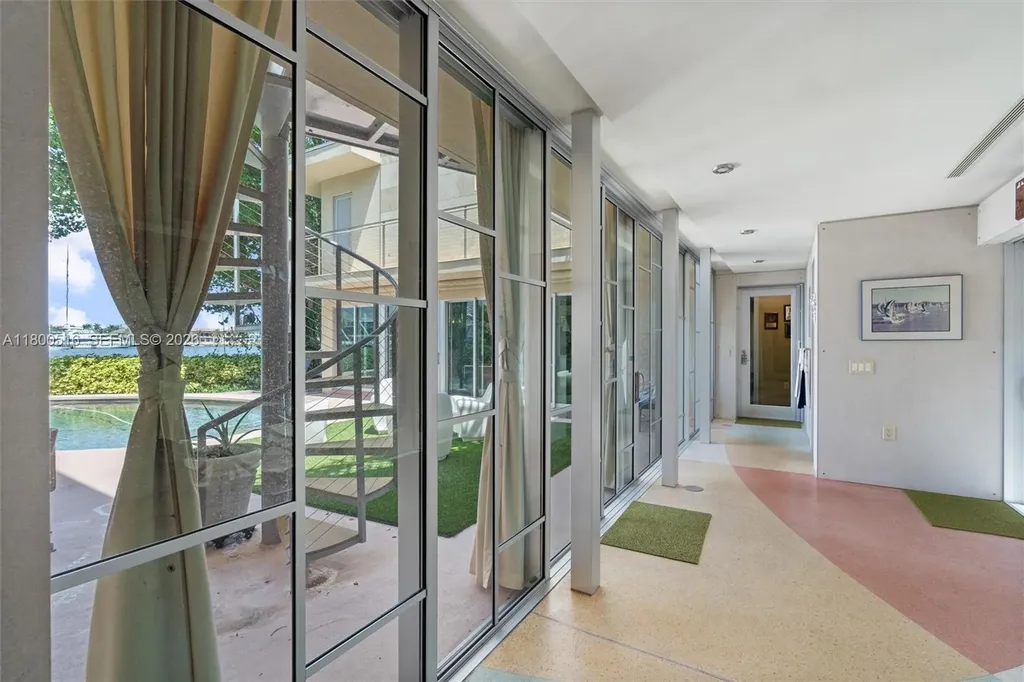 2500 Mercedes Drive Fort Lauderdale FL 33316