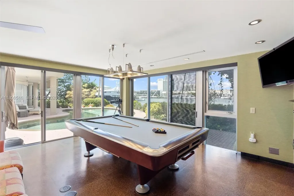 2500 Mercedes Drive Fort Lauderdale FL 33316