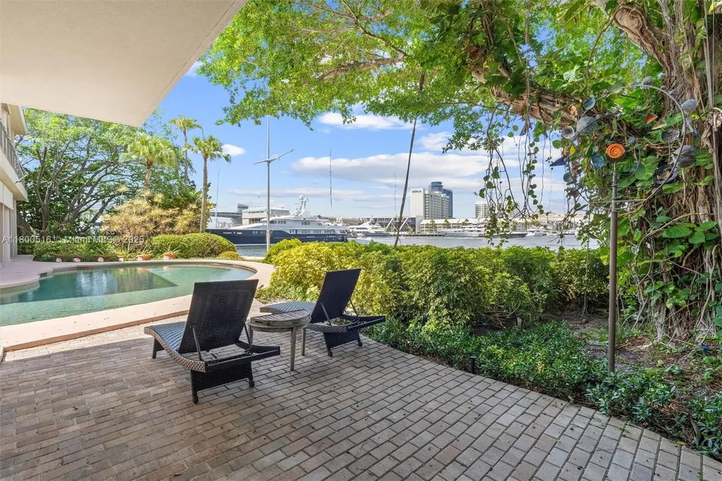 2500 Mercedes Drive Fort Lauderdale FL 33316