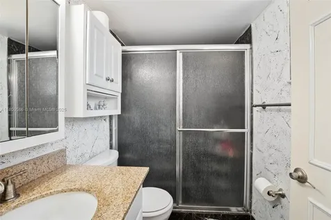 7125 Bay Drive Miami Beach FL 33141