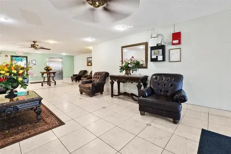 7125 Bay Drive Miami Beach FL 33141