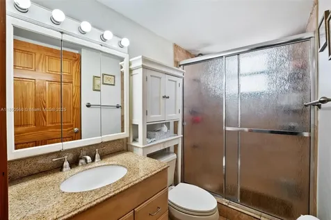 7125 Bay Drive Miami Beach FL 33141