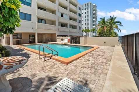7125 Bay Drive Miami Beach FL 33141