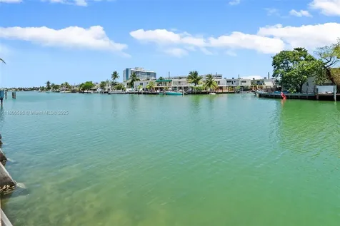 7125 Bay Drive Miami Beach FL 33141