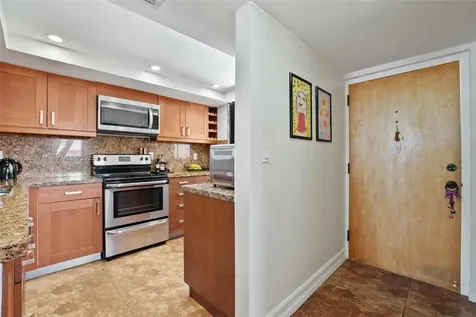 7125 Bay Drive Miami Beach FL 33141