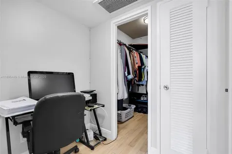 5700 Collins Avenue Miami Beach FL 33140