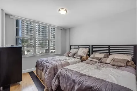 5700 Collins Avenue Miami Beach FL 33140