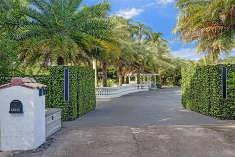10831 SW 51st Court Davie FL 33328