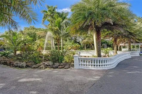 10831 SW 51st Court Davie FL 33328