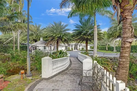 10831 SW 51st Court Davie FL 33328