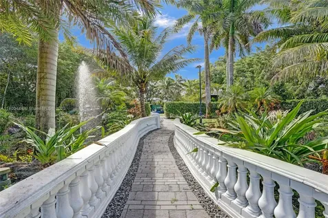 10831 SW 51st Court Davie FL 33328