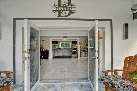 10831 SW 51st Court Davie FL 33328