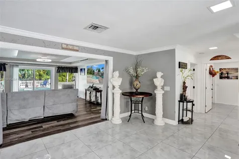 10831 SW 51st Court Davie FL 33328