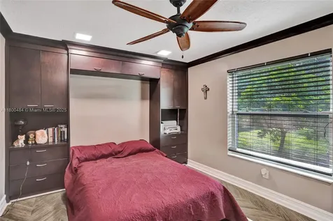 10831 SW 51st Court Davie FL 33328