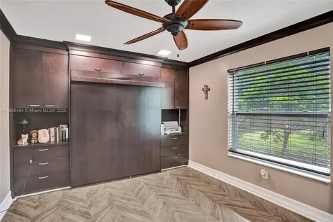 10831 SW 51st Court Davie FL 33328