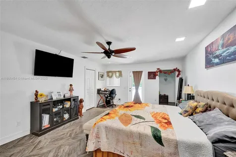 10831 SW 51st Court Davie FL 33328