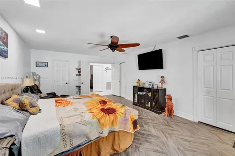 10831 SW 51st Court Davie FL 33328