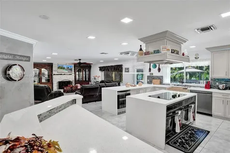 10831 SW 51st Court Davie FL 33328