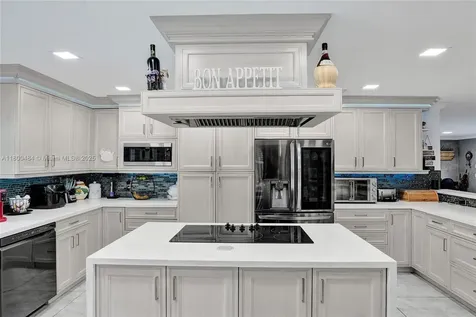 10831 SW 51st Court Davie FL 33328