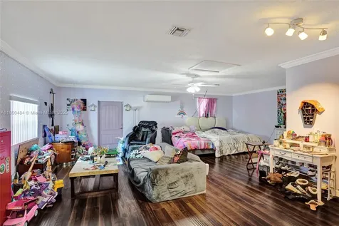 10831 SW 51st Court Davie FL 33328