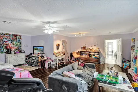 10831 SW 51st Court Davie FL 33328