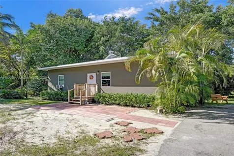 10831 SW 51st Court Davie FL 33328