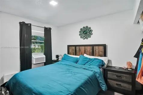 10831 SW 51st Court Davie FL 33328
