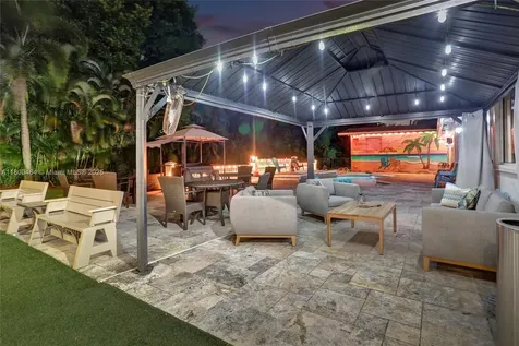 10831 SW 51st Court Davie FL 33328