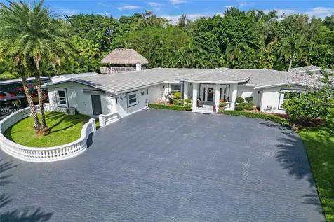 10831 SW 51st Court Davie FL 33328