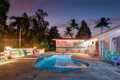 10831 SW 51st Court Davie FL 33328
