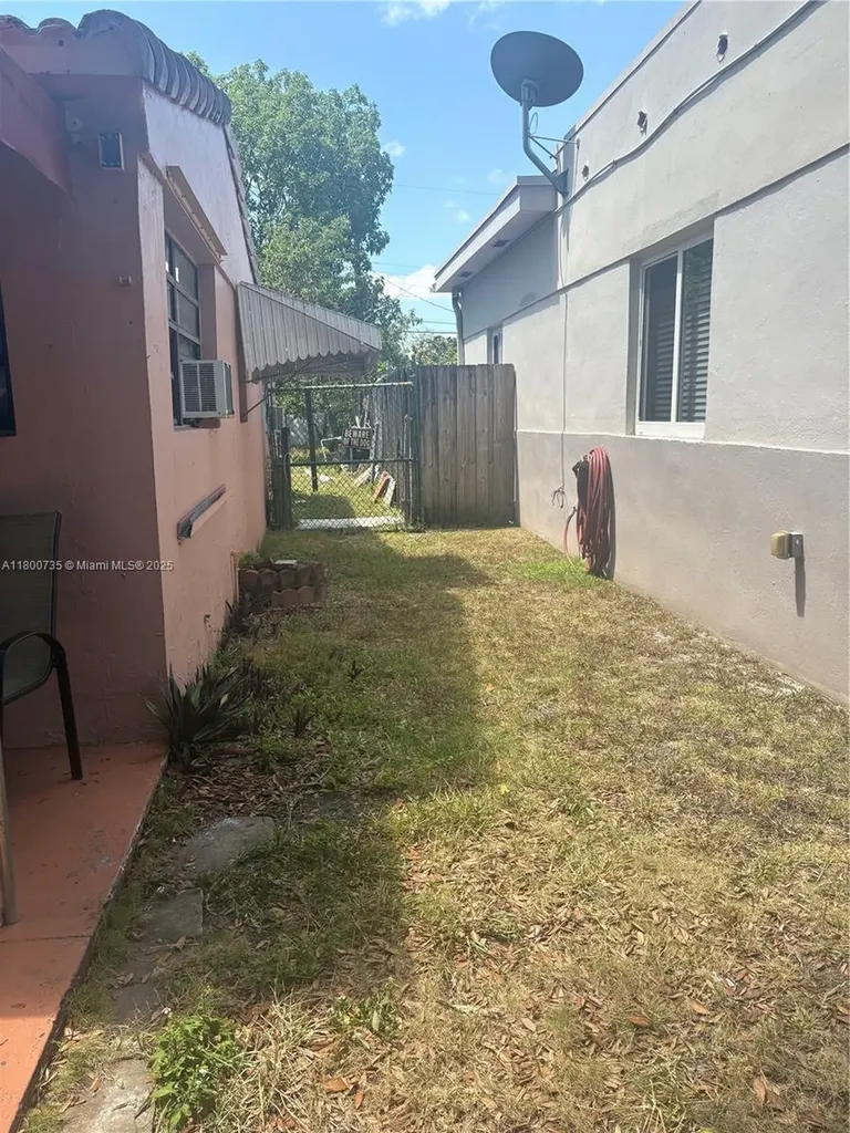 2530 Washington Street Hollywood FL 33020