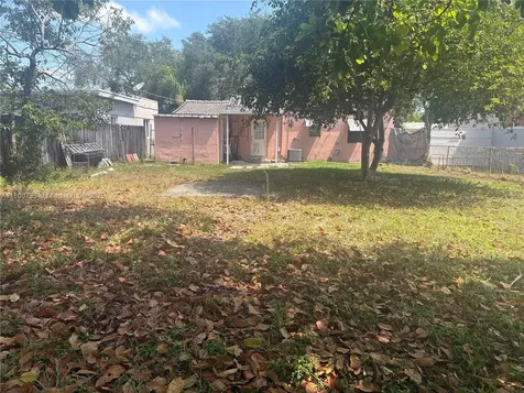 2530 Washington Street Hollywood FL 33020