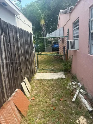 2530 Washington Street Hollywood FL 33020