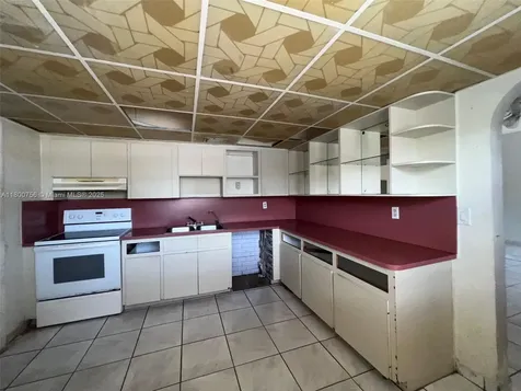3035 NW 100th Street Miami FL 33147