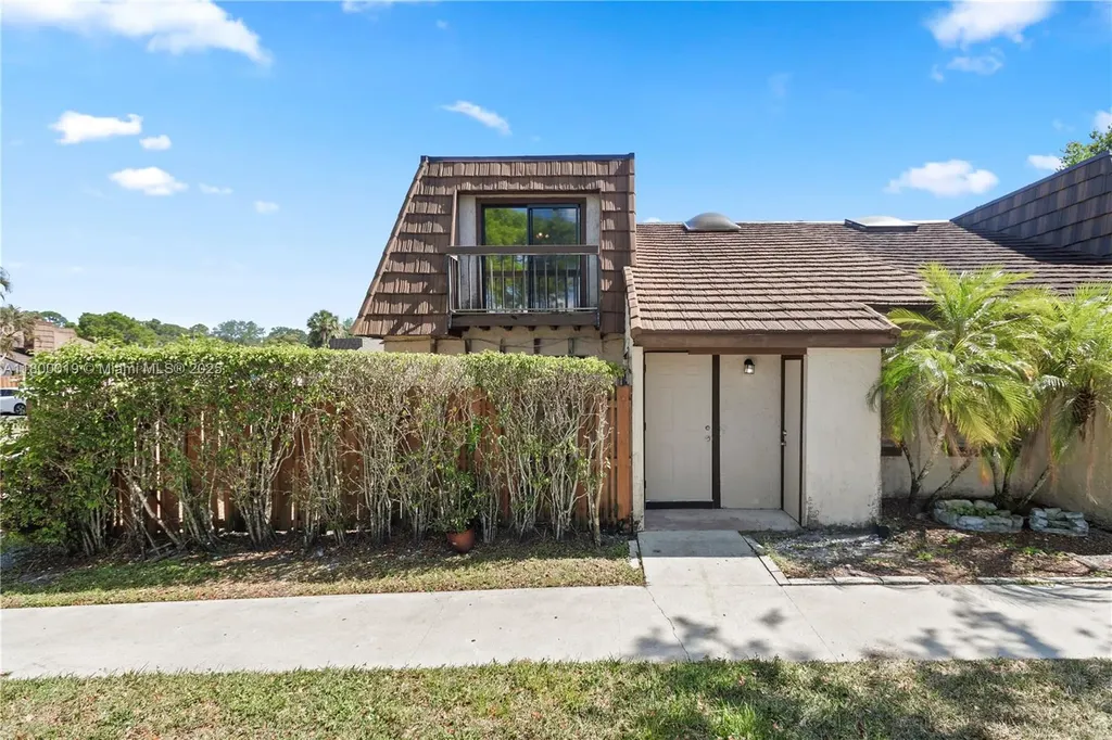 4020 Palm Bay Circle West Palm Beach FL 33406