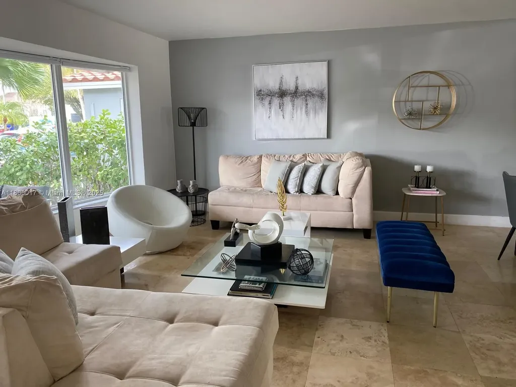 1103 Washington Street Hollywood FL 33019