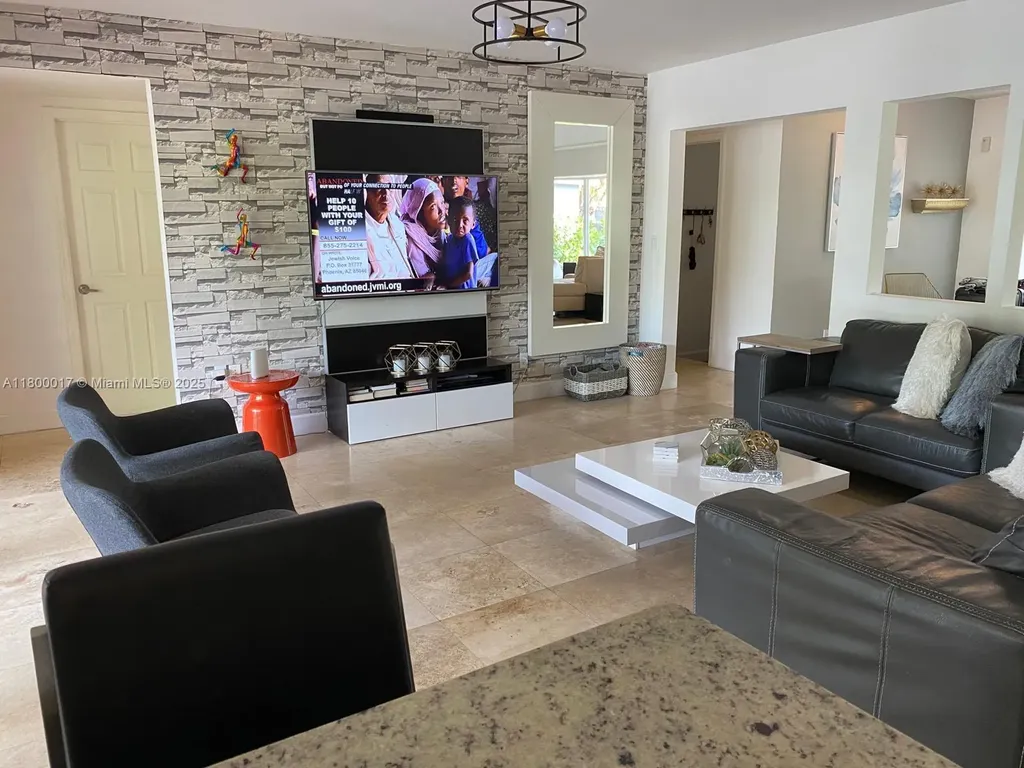 1103 Washington Street Hollywood FL 33019