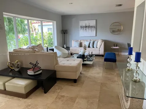 1103 Washington Street Hollywood FL 33019
