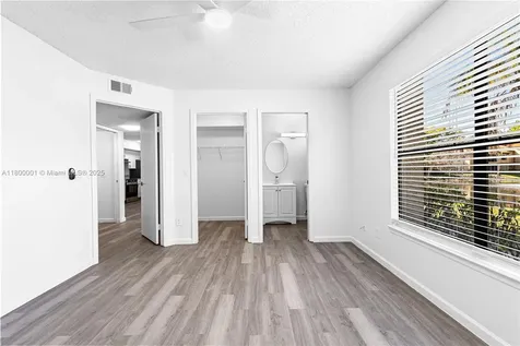 2094 Arbour Walk Naples FL 34109
