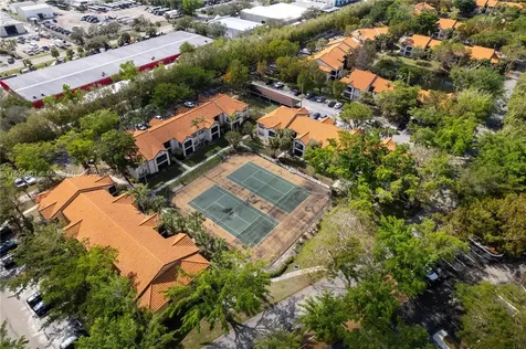 2094 Arbour Walk Naples FL 34109