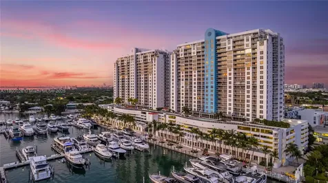 1800 Sunset Harbour Drive 1202/4 Drive Miami Beach FL 33139