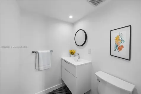 1800 Sunset Harbour Drive 1202/4 Drive Miami Beach FL 33139