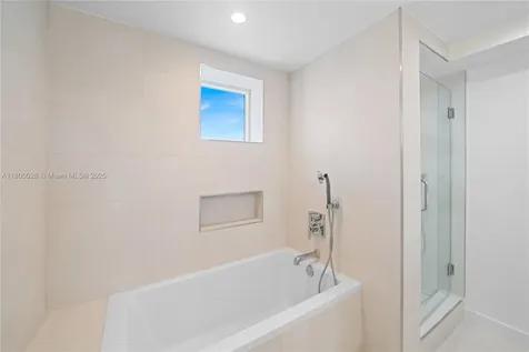 1800 Sunset Harbour Drive 1202/4 Drive Miami Beach FL 33139