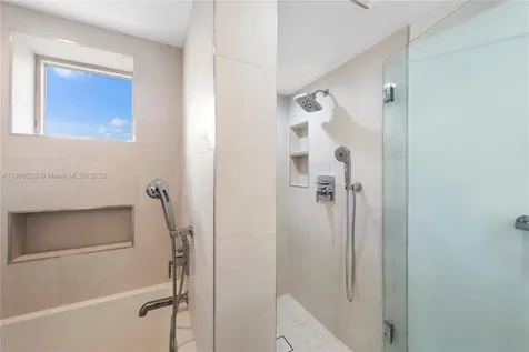 1800 Sunset Harbour Drive 1202/4 Drive Miami Beach FL 33139