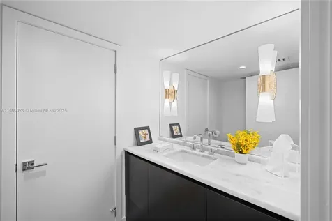 1800 Sunset Harbour Drive 1202/4 Drive Miami Beach FL 33139