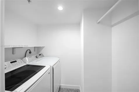 1800 Sunset Harbour Drive 1202/4 Drive Miami Beach FL 33139