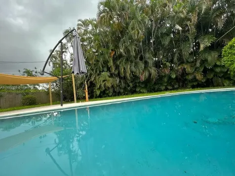 14825 Garden Drive Miami FL 33168
