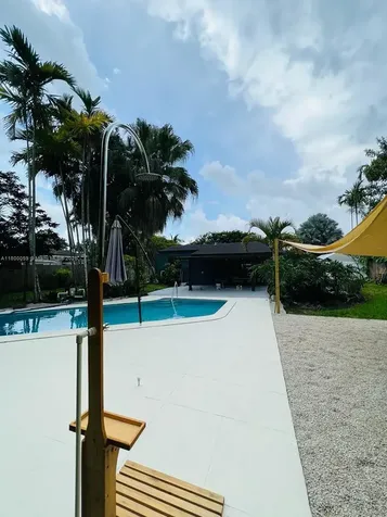 14825 Garden Drive Miami FL 33168