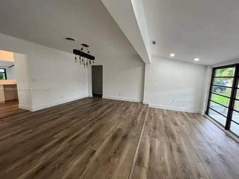 14825 Garden Drive Miami FL 33168