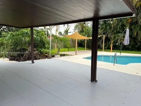 14825 Garden Drive Miami FL 33168